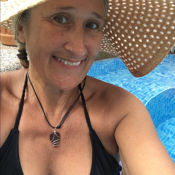 Poshmark Ambassador Sherry Berry - Picture 5 of 15